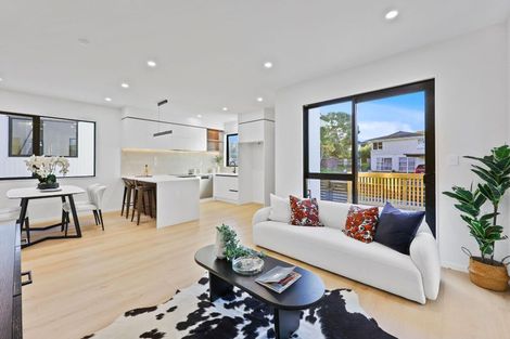 Photo of property in 13b Meadway, Sunnyhills, Auckland, 2010