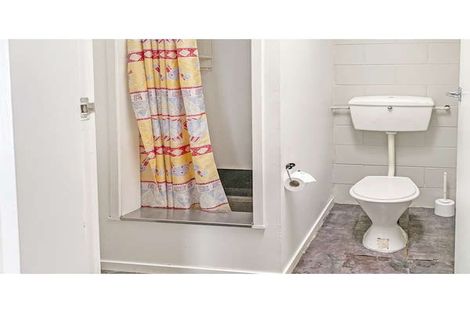 Photo of property in 29b-c Queenwood Road, Levin, 5510