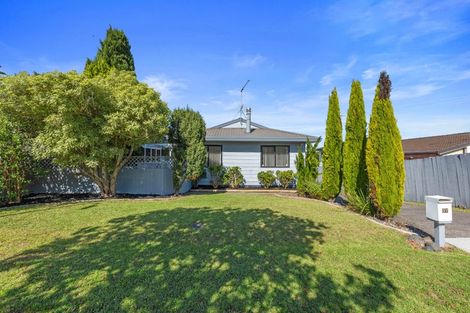 Photo of property in 37 Gosford Drive, Botany Downs, Auckland, 2010