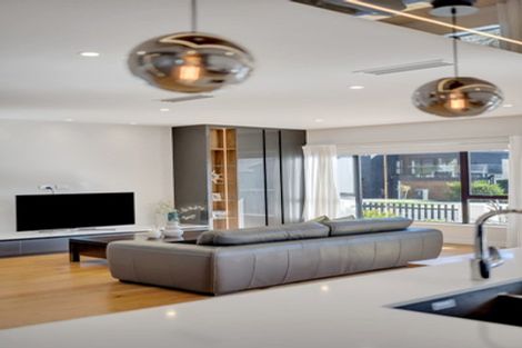 Photo of property in 80 Drumbuoy Drive, Flat Bush, Auckland, 2019