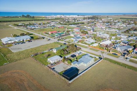 Photo of property in 24 Queen Street, Pareora, 7912