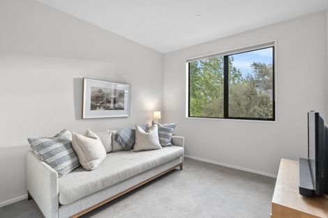 Photo of property in 1 Kirimoko Crescent, Wanaka, 9305