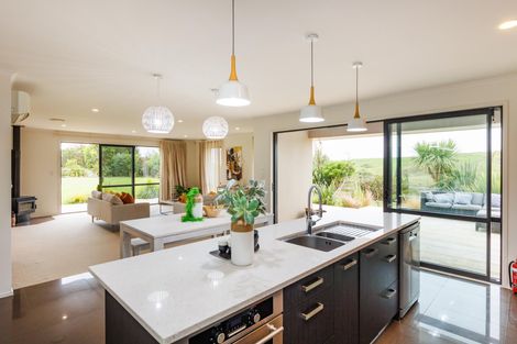 Photo of property in 71 County Heights Drive, Aokautere, Palmerston North, 4471