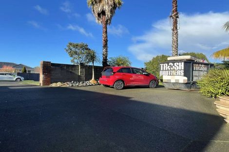 Photo of property in 25 Bradbury Road, Botany Downs, Auckland, 2010