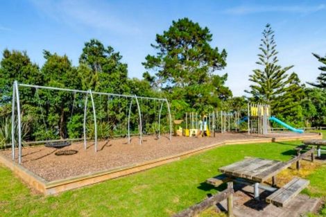 Photo of property in 76 Sixth Avenue, Urenui, 4377