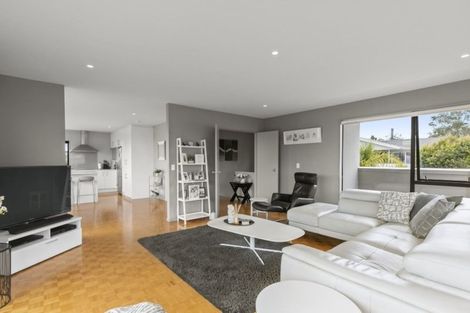 Photo of property in 1/52 Gulf View Road, Murrays Bay, Auckland, 0630