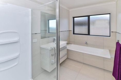 Photo of property in 9 Kirkaldy Street, Wattle Downs, Auckland, 2103