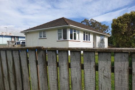 Photo of property in 12 Dorset Grove, Cannons Creek, Porirua, 5024