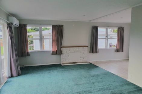 Photo of property in 61 Gloria Avenue, Te Atatu Peninsula, Auckland, 0610