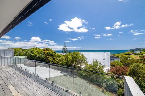 Photo of property in 77 Stratford Drive, Cable Bay, 0420