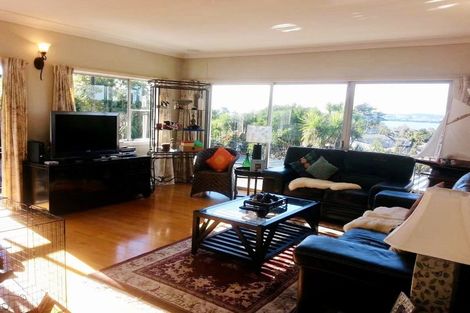 Photo of property in 26 Beach Road, Mellons Bay, Auckland, 2014