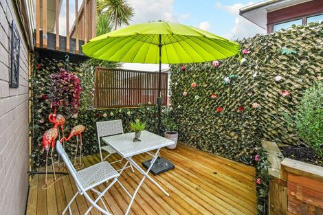 Photo of property in 21 Hatherlow Street, Glenfield, Auckland, 0629