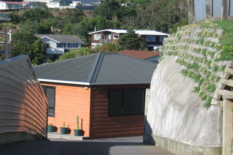 Photo of property in 68 Bassett Road, Johnsonville, Wellington, 6037