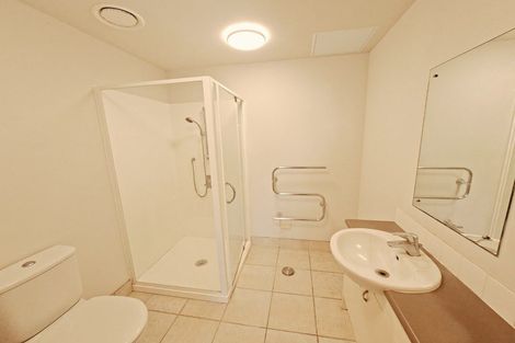 Photo of property in Bay Palms Apartments, 2a/30 Bute Road, Browns Bay, Auckland, 0630
