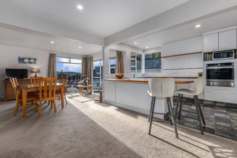 Photo of property in 32 Paremata Crescent, Paremata, Porirua, 5024