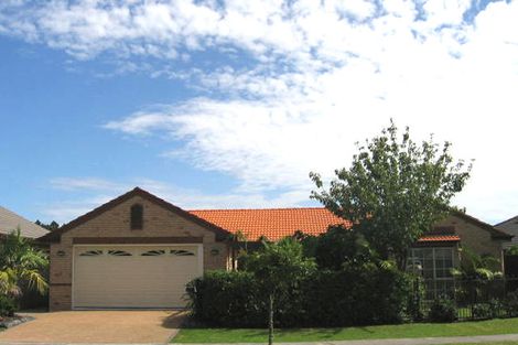 Photo of property in 8 Hillwell Drive, Henderson, Auckland, 0612