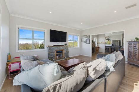 Photo of property in 161 Ranganui Road, Kaiwaka, 0573