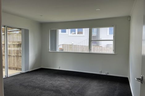 Photo of property in 79 La Rosa Street, Green Bay, Auckland, 0604