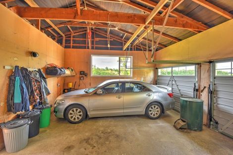 Photo of property in 349 Oteramika Road, Seaward Bush, Invercargill, 9871