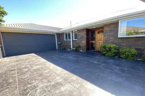 Photo of property in 2/97a Grimseys Road, Redwood, Christchurch, 8051