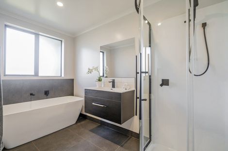 Photo of property in 53 Palm Drive, Whitianga, 3510