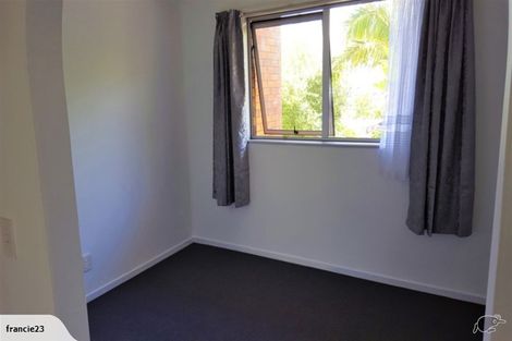 Photo of property in 1/62 Target Road, Totara Vale, Auckland, 0629