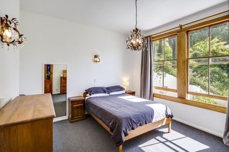 Photo of property in 6 Cameron Road, Bluff Hill, Napier, 4110