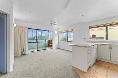 Photo of property in 1e/25 Maclean Street, Paraparaumu Beach, Paraparaumu, 5032