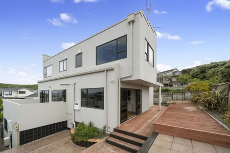 Photo of property in 9 Bury Grove, Strathmore Park, Wellington, 6022