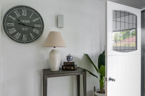 Photo of property in 11 Shortland Place, Havelock North, 4130