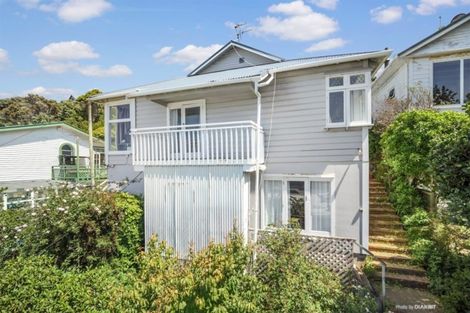 Photo of property in 10 Queens Drive, Kilbirnie, Wellington, 6022