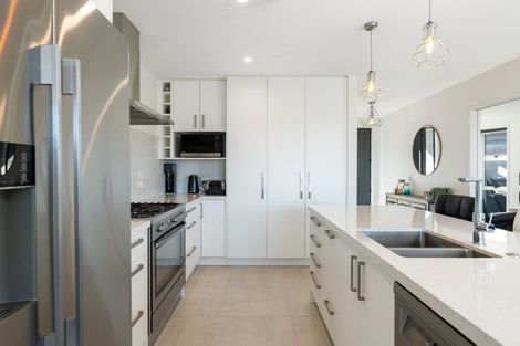 Photo of property in 77 Te Kio Crescent, Papamoa Beach, Papamoa, 3118