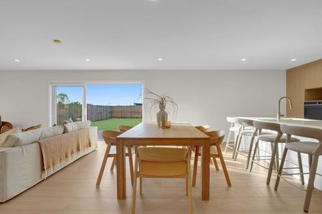 Photo of property in 19a Silverwood Lane, Leamington, Cambridge, 3495