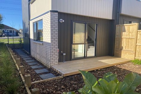Photo of property in 33a Matipo Road, Te Atatu Peninsula, Auckland, 0610