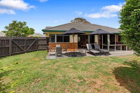 Photo of property in 6 Mcleod Place, Papamoa Beach, Papamoa, 3118