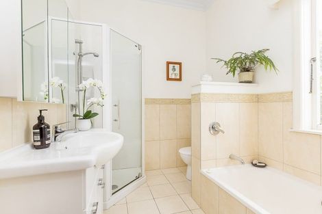 Photo of property in 8 Park Street, Thorndon, Wellington, 6011