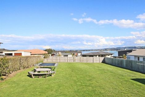 Photo of property in 115 Harbour View Road, Omokoroa, 3114