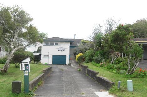 Photo of property in 15 Ellison Place, Pakuranga Heights, Auckland, 2010