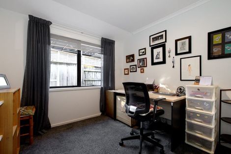 Photo of property in 76 Oteki Park Drive, Welcome Bay, Tauranga, 3112