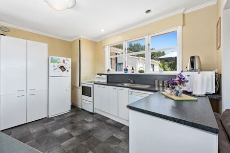 Photo of property in 12 Wyndham Road, Pinehaven, Upper Hutt, 5019