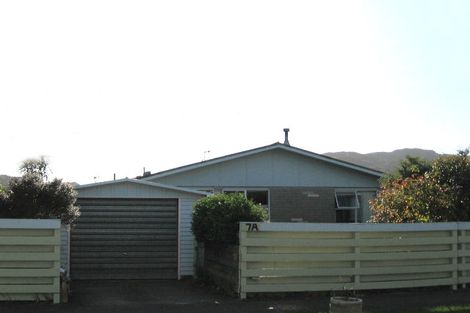 Photo of property in 7a Wetherby Grove, Wainuiomata, Lower Hutt, 5014
