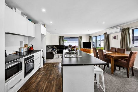 Photo of property in 48 County Drive, Hawera, 4610