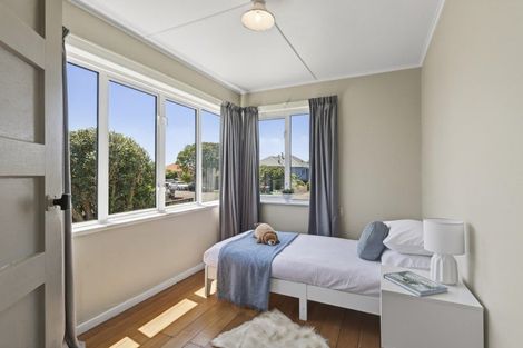 Photo of property in 10 Chard Street, Westown, New Plymouth, 4310