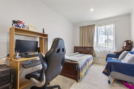 Photo of property in 103 Hutchinsons Road, Bucklands Beach, Auckland, 2014