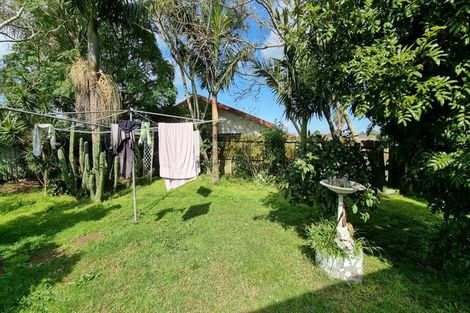 Photo of property in 19 Plumley Crescent, Mangere, Auckland, 2022