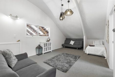 Photo of property in 100 Kauri Crescent, Waimauku, Kumeu, 0891