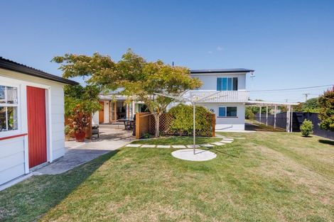 Photo of property in 35 Shortt Street, Foxton Beach, Foxton, 4815