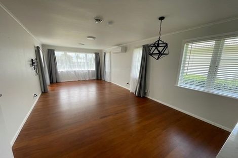 Photo of property in 60 St Leonards Road, Kelston, Auckland, 0602