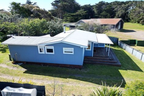 Photo of property in 11 Fabrin Street, Foxton Beach, Foxton, 4815