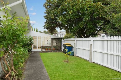 Photo of property in 1/91 Nile Road, Milford, Auckland, 0620